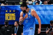 乐鱼下载安装-埋下伏笔！麦基加时赛错失4记罚球，最终北京男篮3分憾负